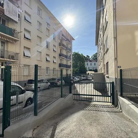 Arsenal, 4 Chambres, Balcon, Parking *